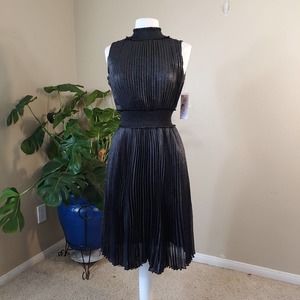 Nanette Lepore - Black/Silver Pleated Sleeveless Smocked Neck  Dress - Size 4